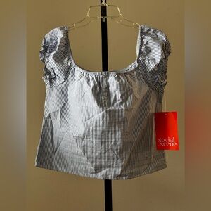 Social scene size medium cotton top